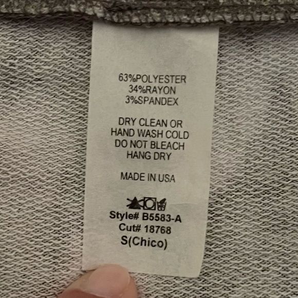 NWOT Women's Button Up Blouse Shirt Top Collared Pockets Camo Brown / Tan Small - Picture 3 of 5